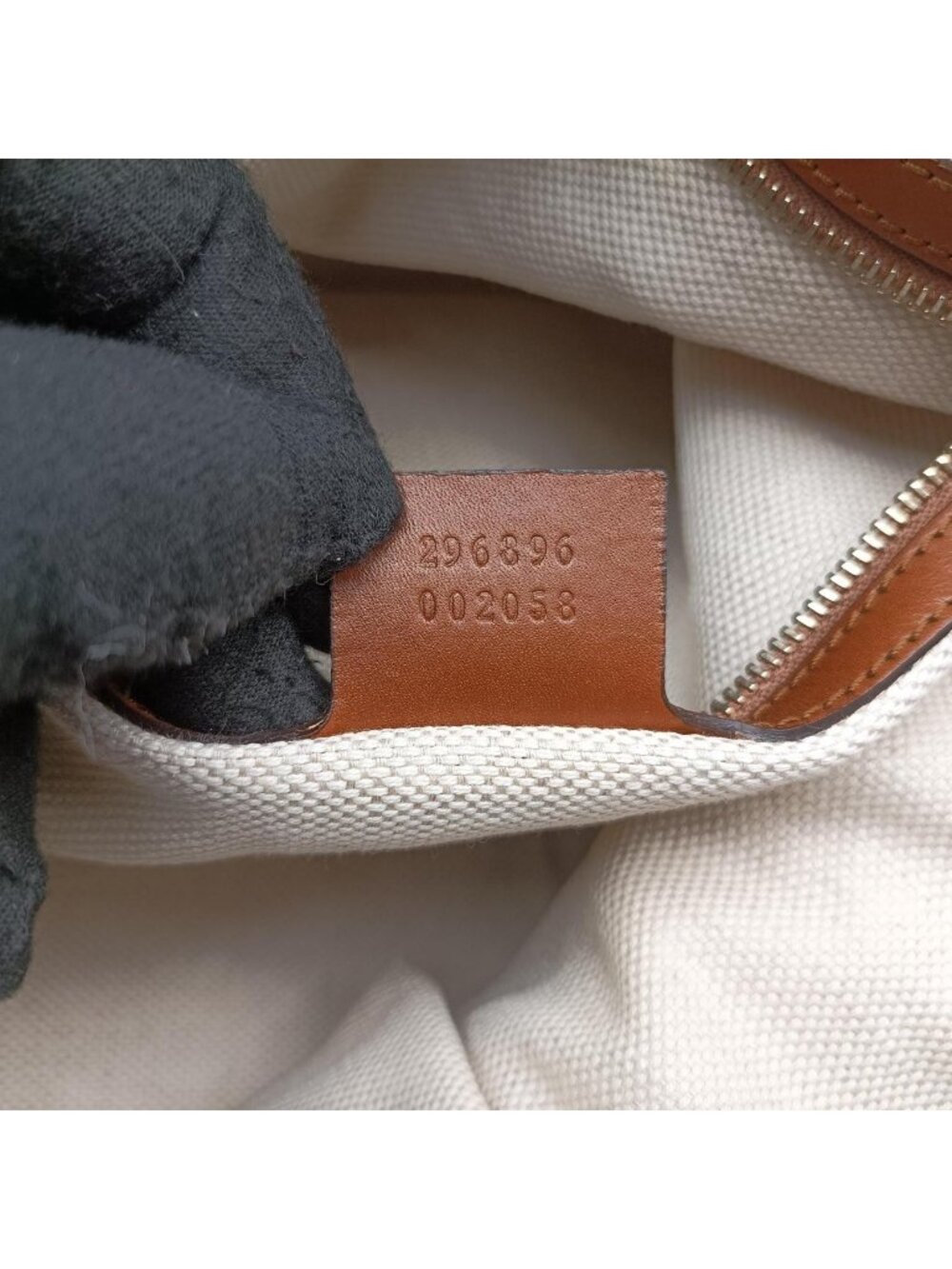 ★SOLD★ Gucci Interlocking GG Canvas Brown Handbag - Picture 11 of 15